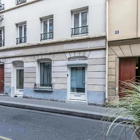 Cozy Little Duplex Near Montmartre Paris