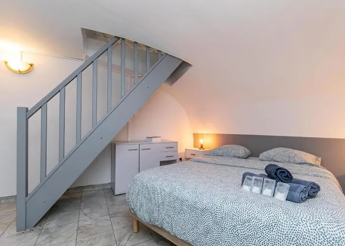 Cozy Little Duplex Near Montmartre * Paris