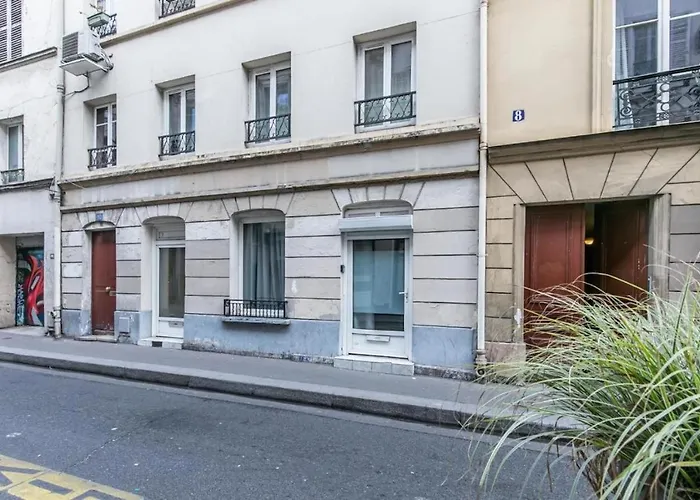 Cozy Little Duplex Near Montmartre Paris