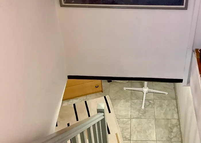 Cozy Little Duplex Near Montmartre *