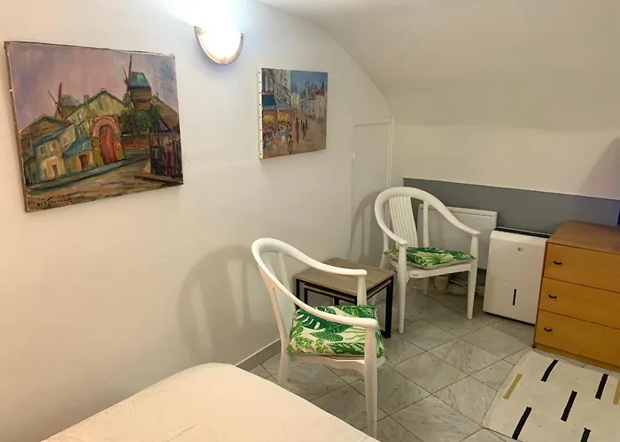 Cozy Little Duplex Near Montmartre * Paris